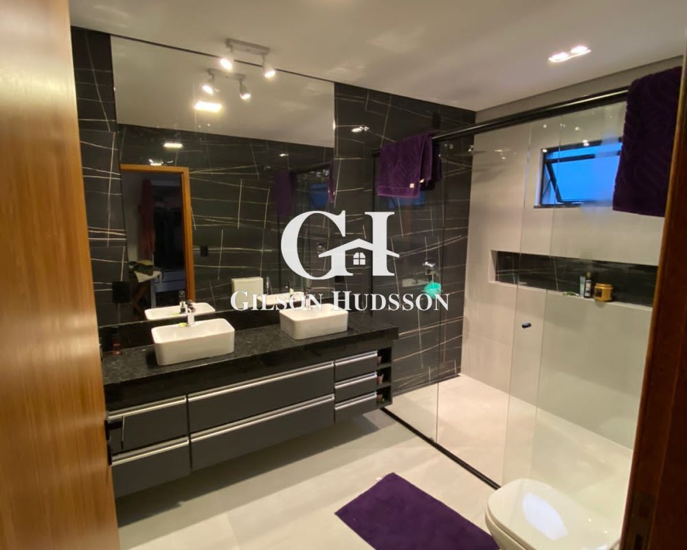 WhatsApp Image 2025-10-08 at 14.08.45 (1)