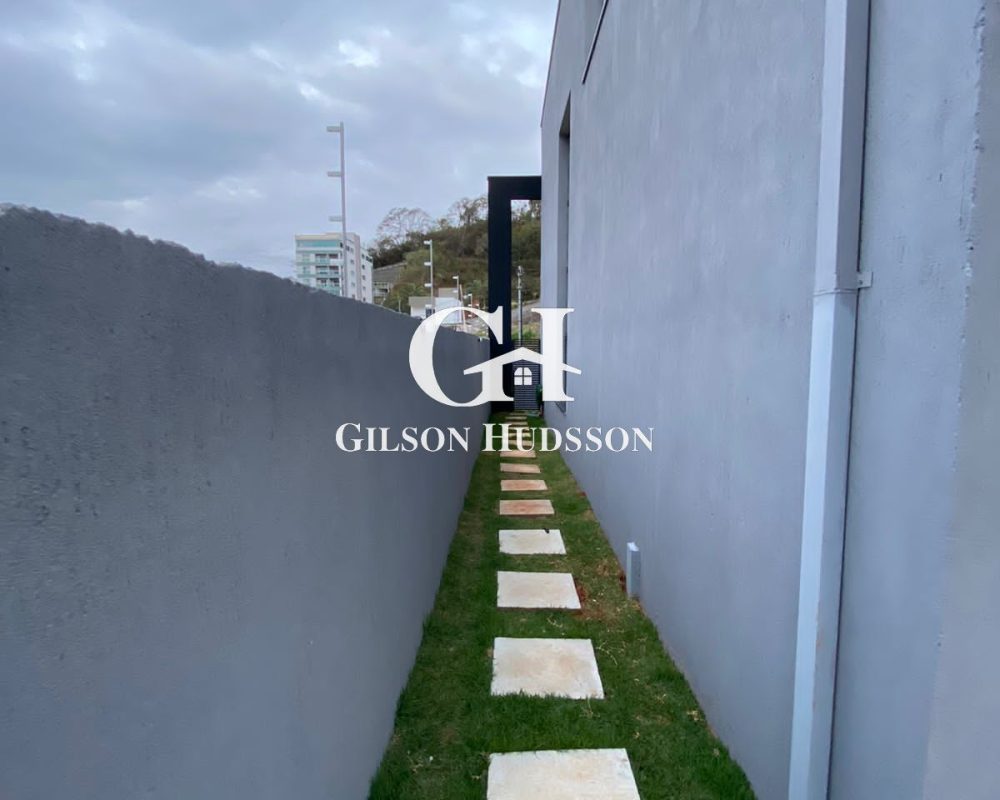 WhatsApp Image 2025-10-08 at 14.08.46 (2)