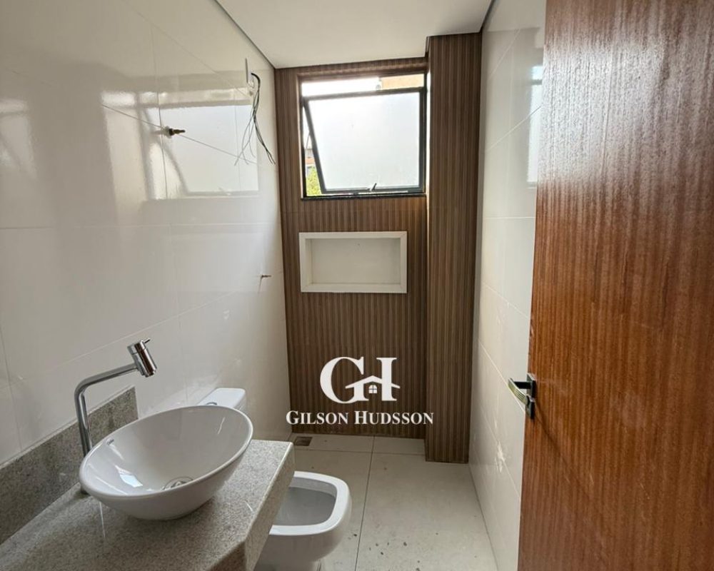 WhatsApp Image 2025-10-15 at 14.57.11 (1)