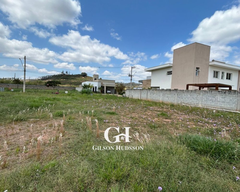 WhatsApp Image 2025-10-17 at 10.45.13 (1)