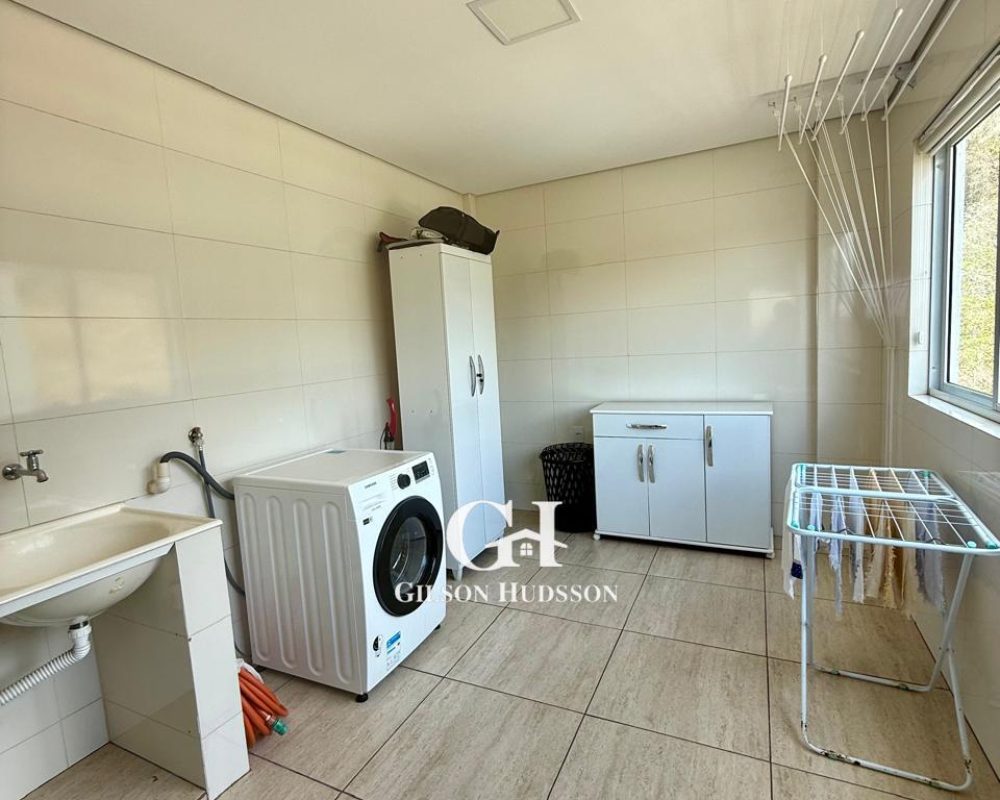 WhatsApp Image 2025-10-17 at 14.37.08 (4)