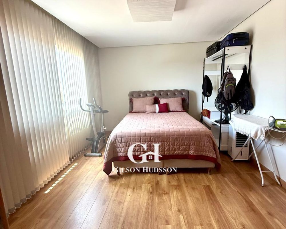 WhatsApp Image 2025-10-17 at 14.37.10 (1)