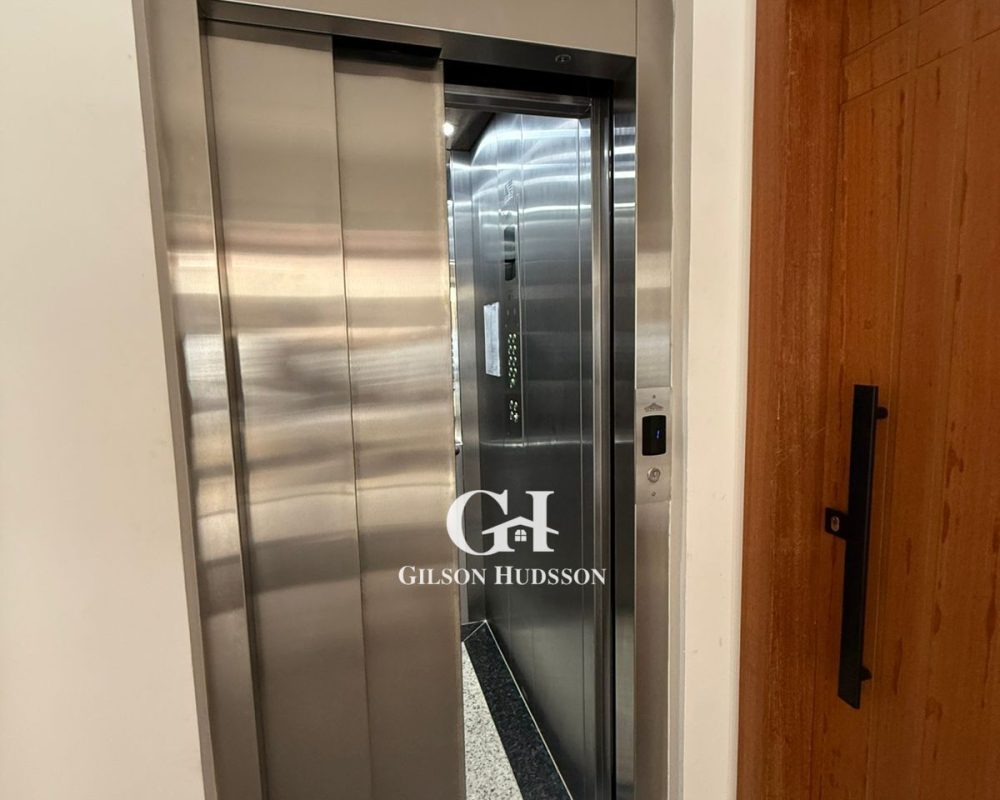 WhatsApp Image 2025-10-28 at 17.12.08 (1)