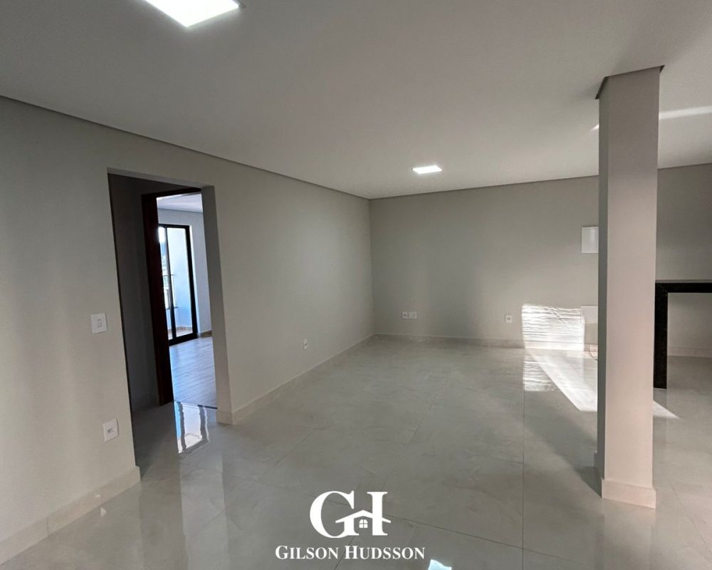 WhatsApp Image 2025-11-11 at 16.54.16 (1)