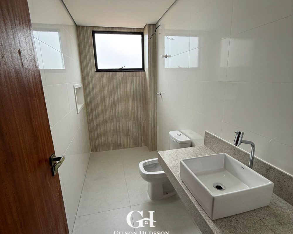 WhatsApp Image 2025-12-10 at 17.49.31