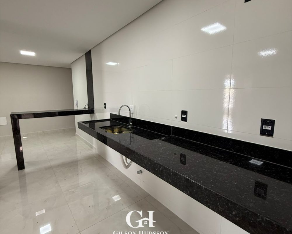 WhatsApp Image 2025-12-10 at 17.49.32 (4)